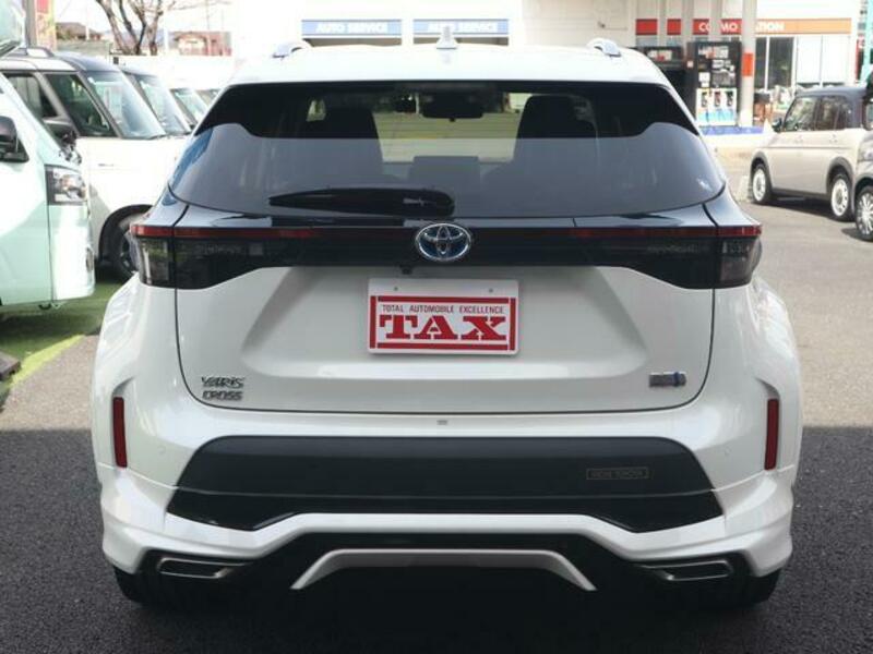 YARIS CROSS