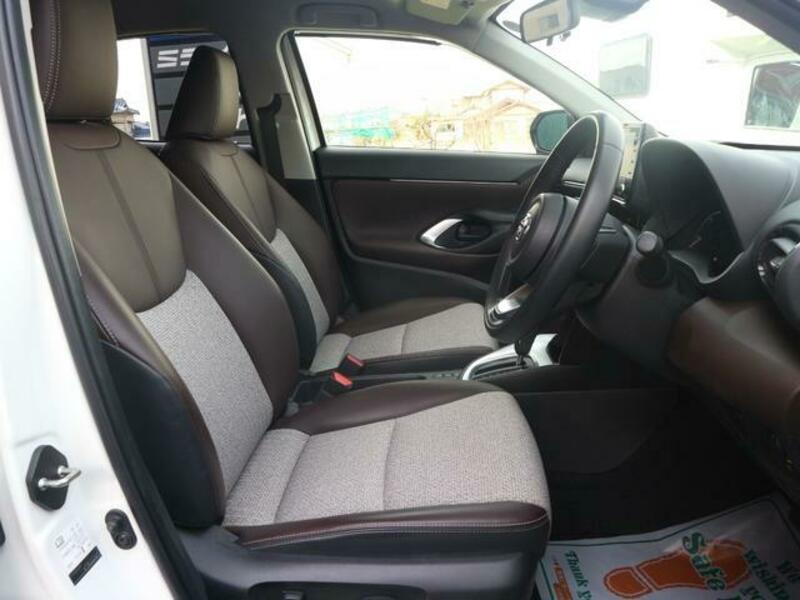 YARIS CROSS