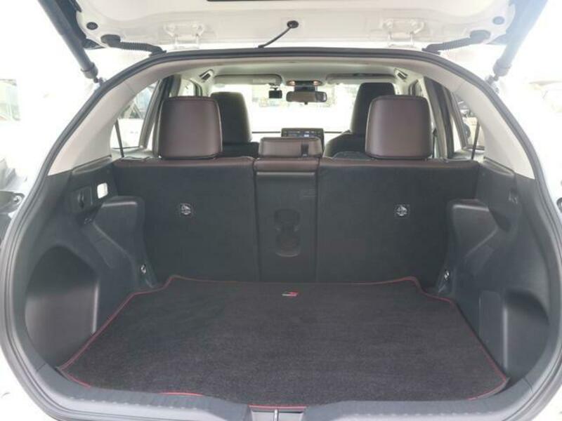 YARIS CROSS
