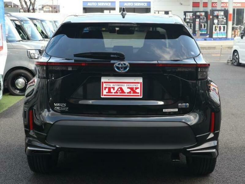 YARIS CROSS