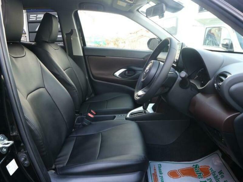 YARIS CROSS