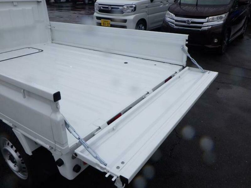 CLIPPER TRUCK