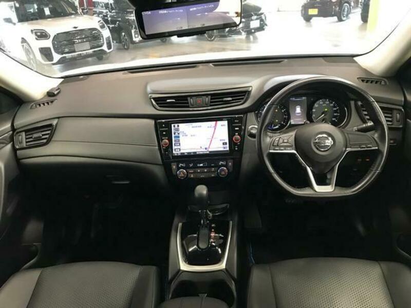 X-TRAIL
