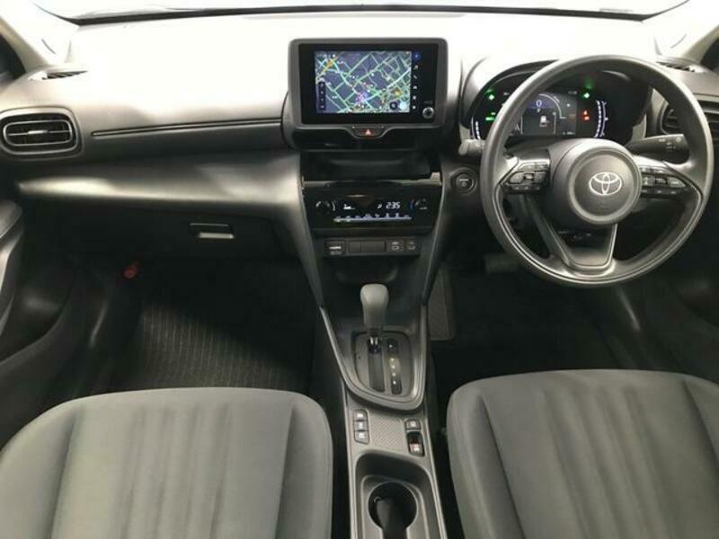 YARIS CROSS