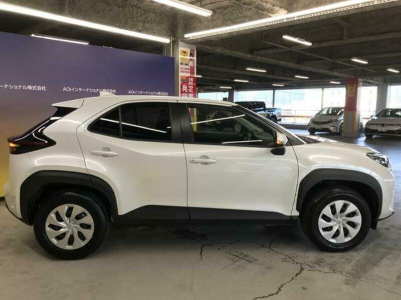 YARIS CROSS