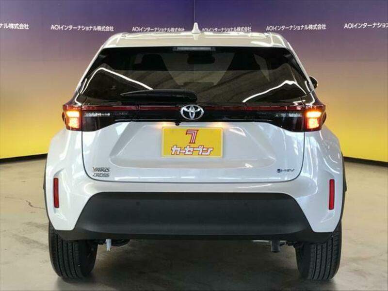 YARIS CROSS