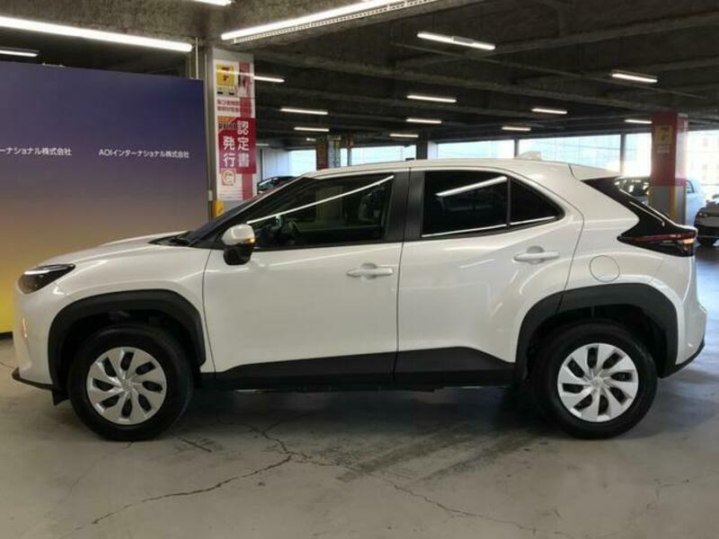 YARIS CROSS