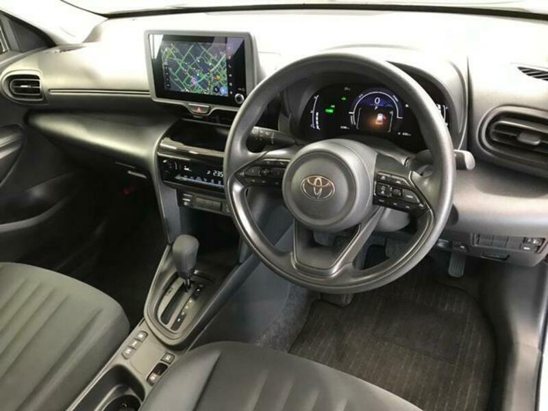 YARIS CROSS