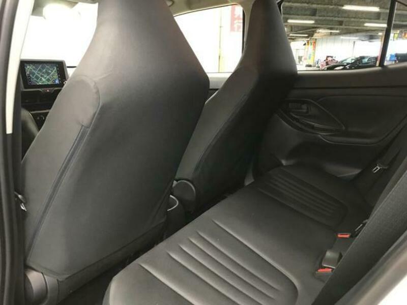 YARIS CROSS