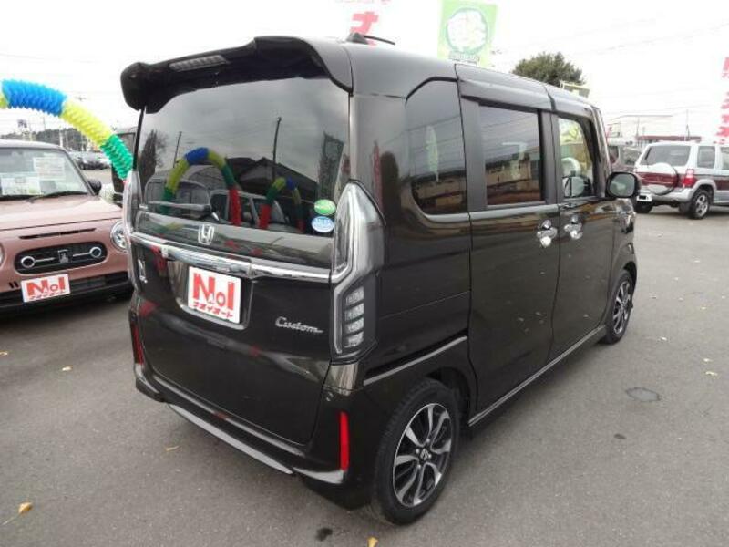N BOX CUSTOM