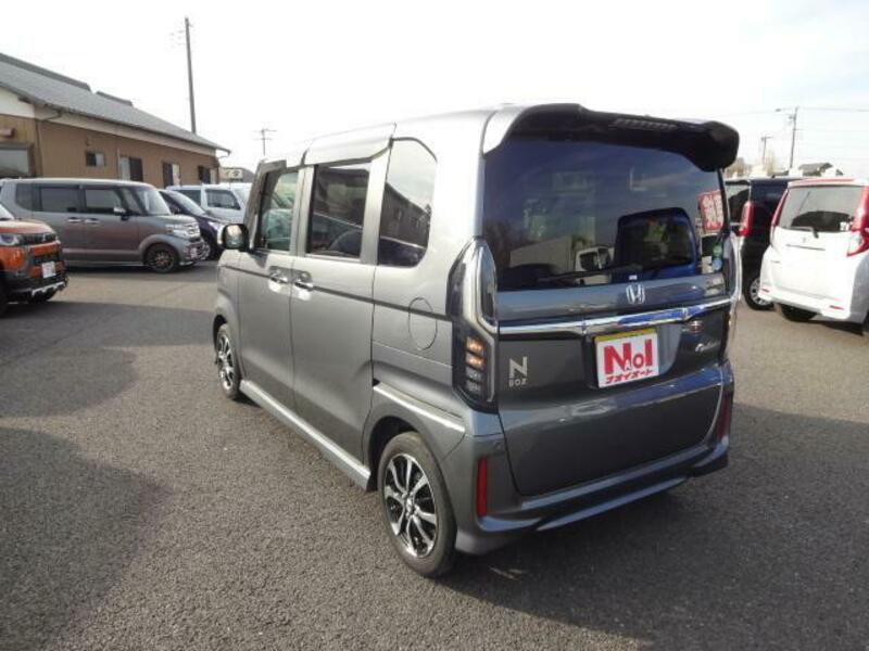 N BOX CUSTOM