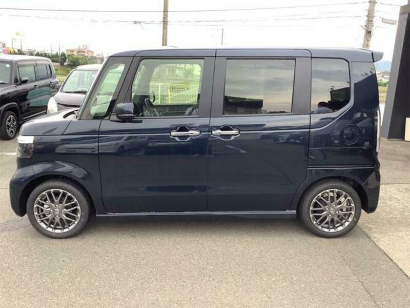 N BOX CUSTOM