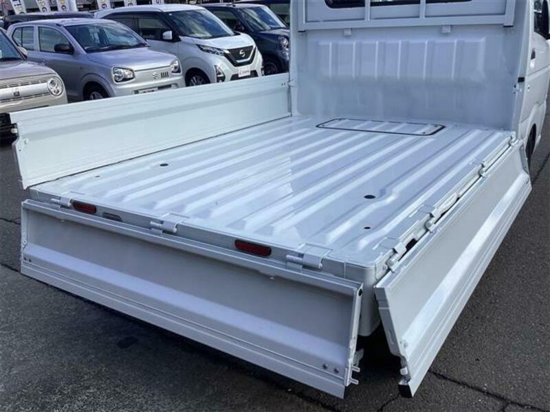 CLIPPER TRUCK