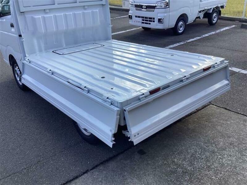 CLIPPER TRUCK