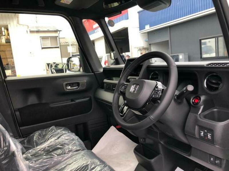 N BOX CUSTOM