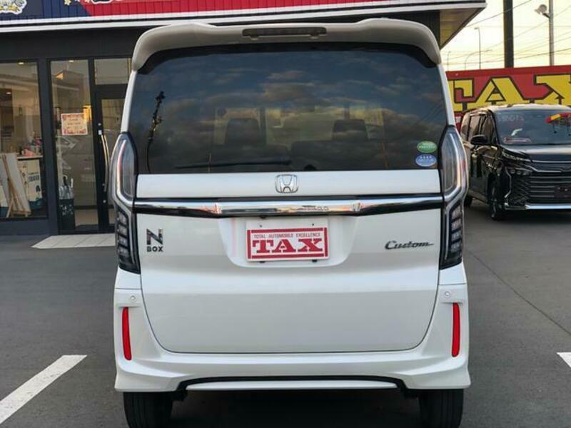 N BOX CUSTOM