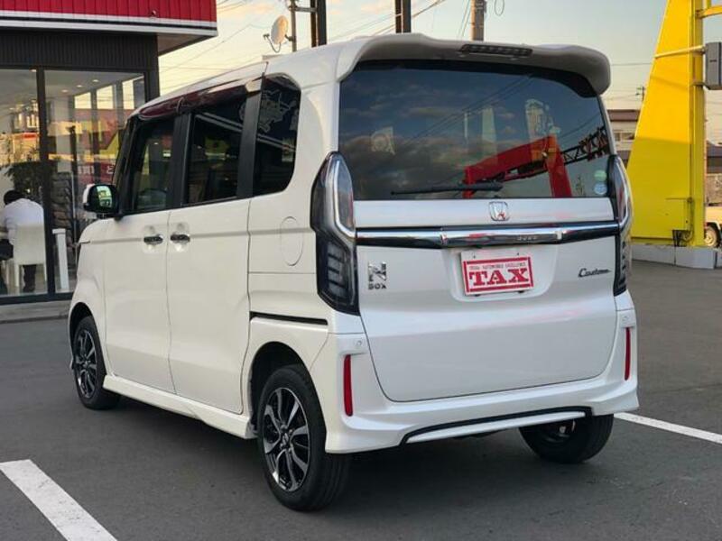 N BOX CUSTOM