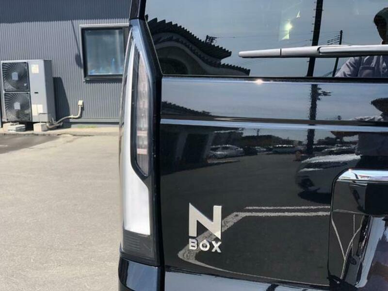 N BOX CUSTOM