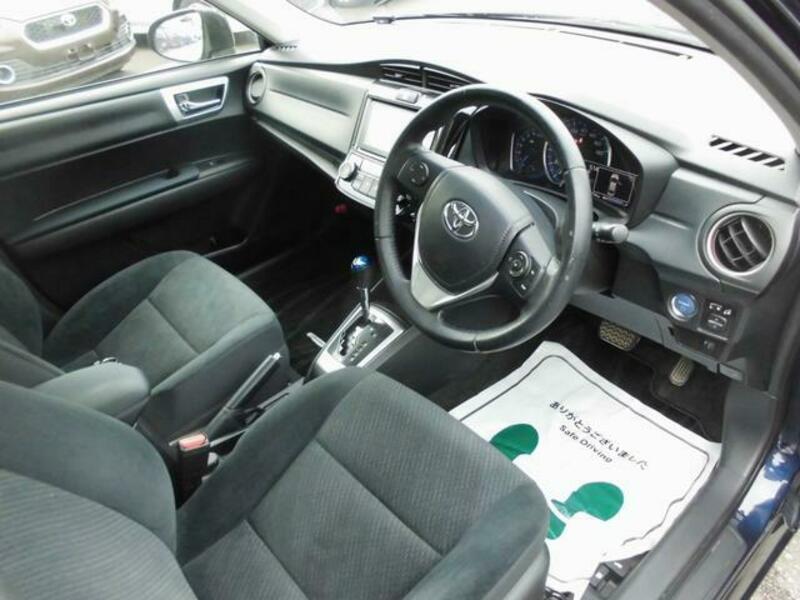 COROLLA AXIO