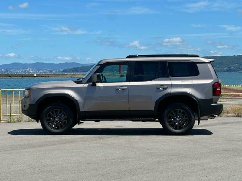 LAND CRUISER 250