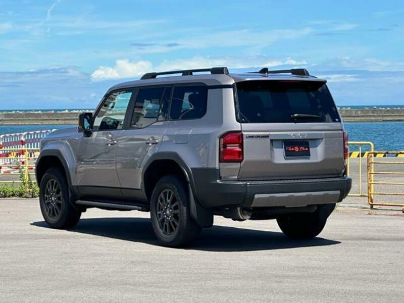 LAND CRUISER 250