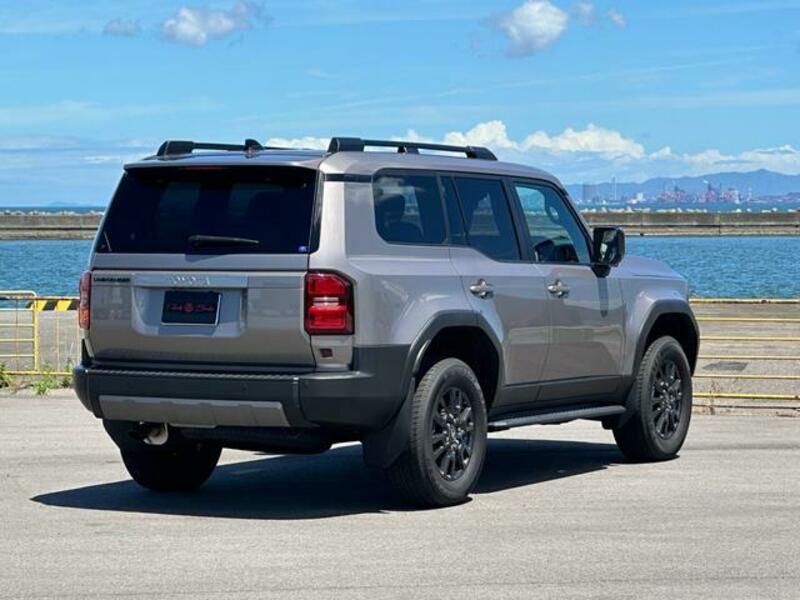 LAND CRUISER 250