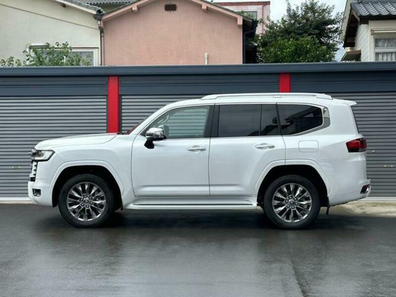 LAND CRUISER