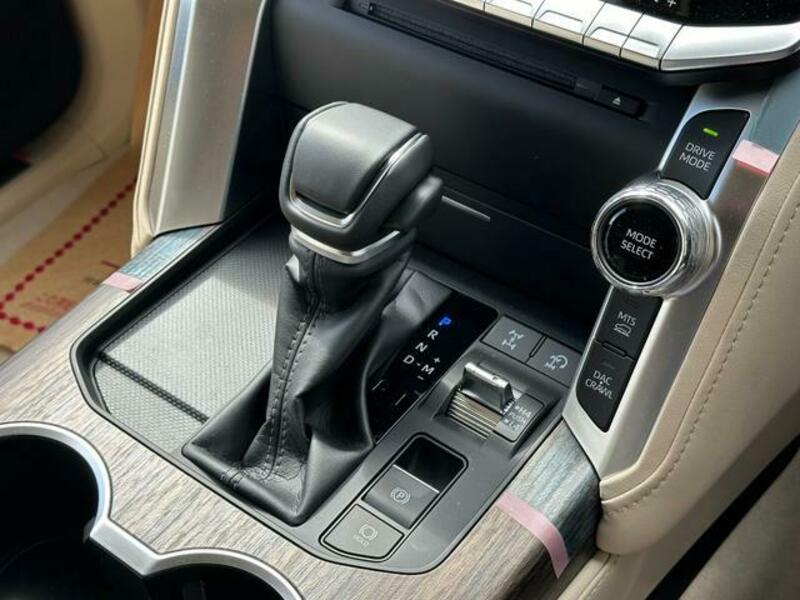 LAND CRUISER