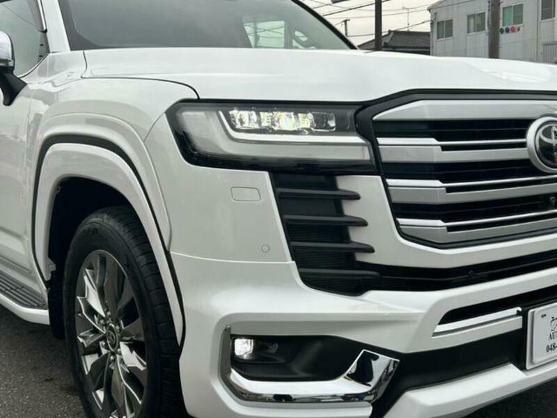 LAND CRUISER