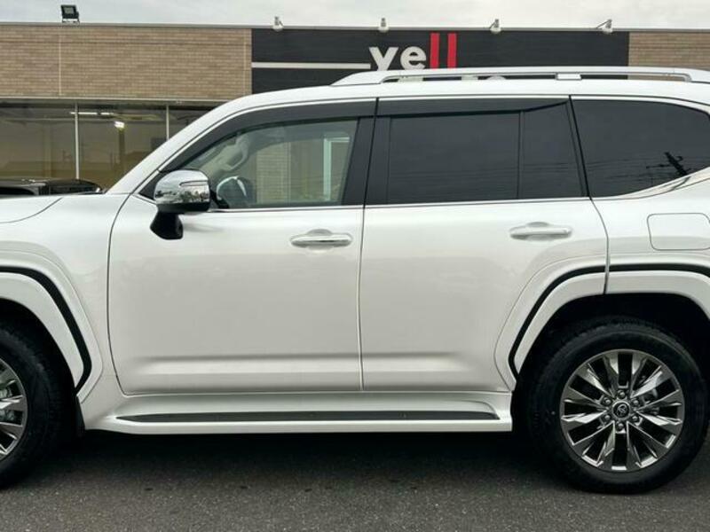 LAND CRUISER