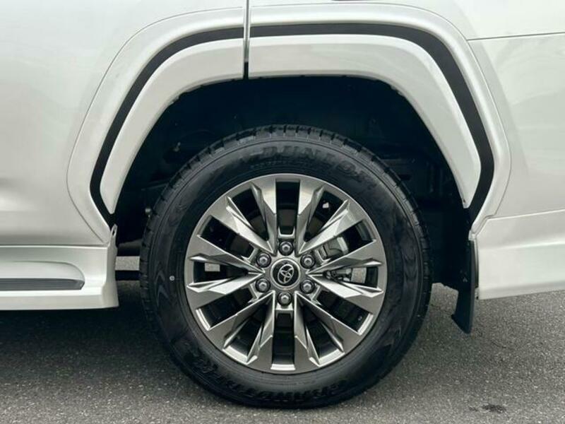 LAND CRUISER