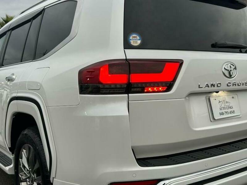 LAND CRUISER