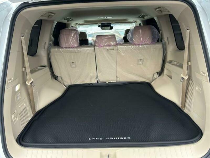 LAND CRUISER