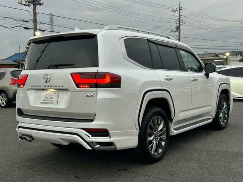 LAND CRUISER