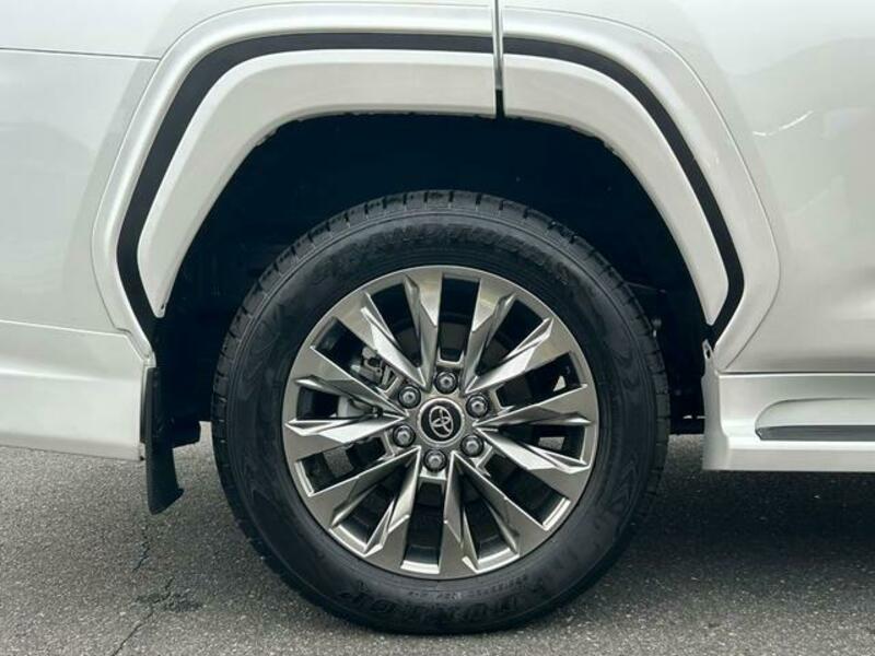 LAND CRUISER