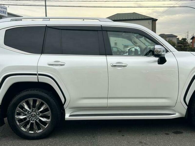 LAND CRUISER