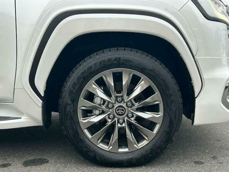 LAND CRUISER