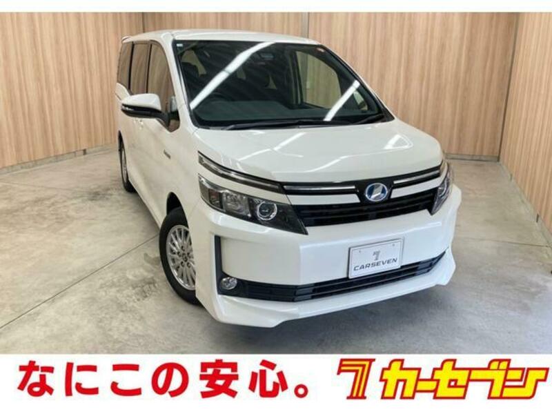 TOYOTA VOXY