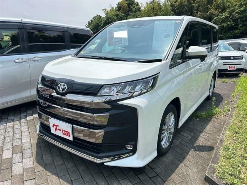 TOYOTA NOAH