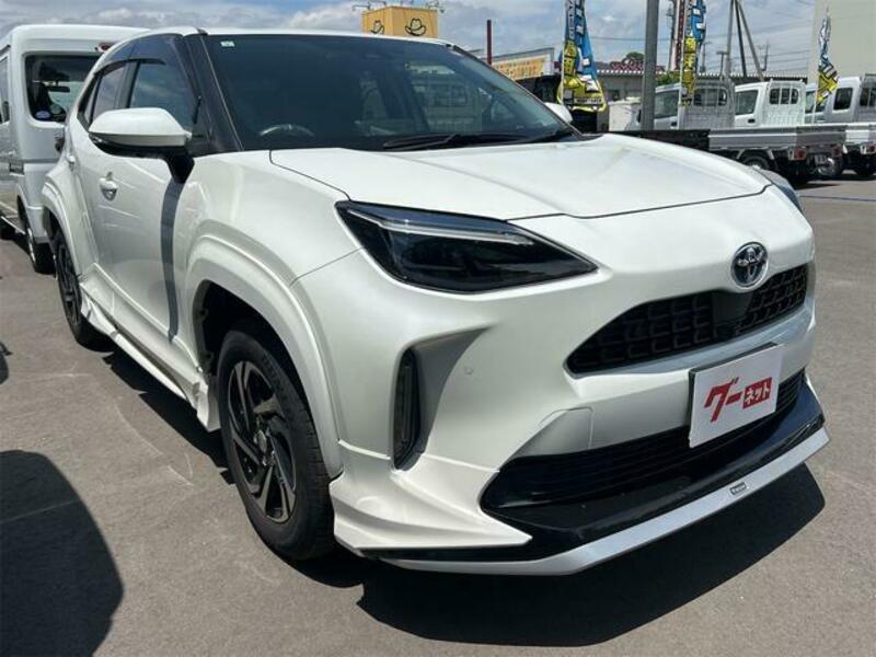 YARIS CROSS