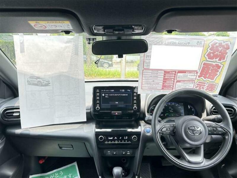 YARIS CROSS