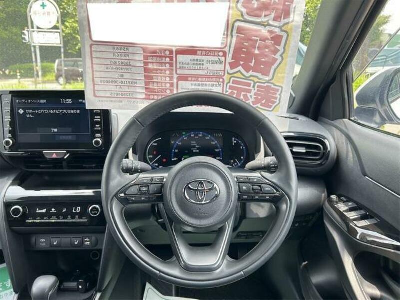 YARIS CROSS