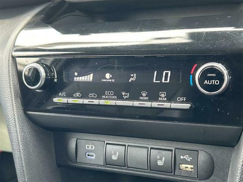 YARIS CROSS