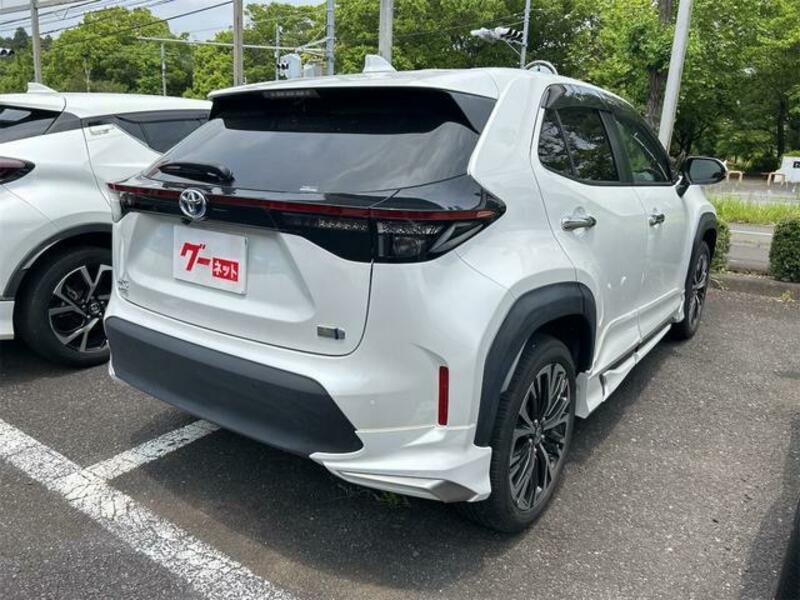 YARIS CROSS
