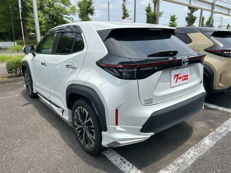 YARIS CROSS