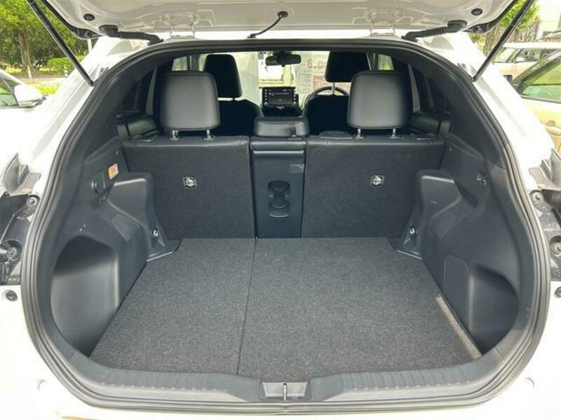YARIS CROSS