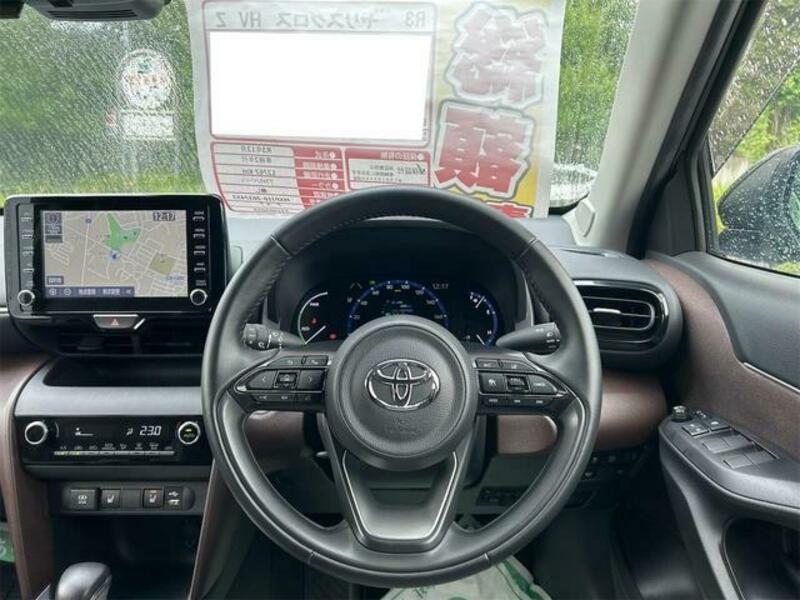 YARIS CROSS