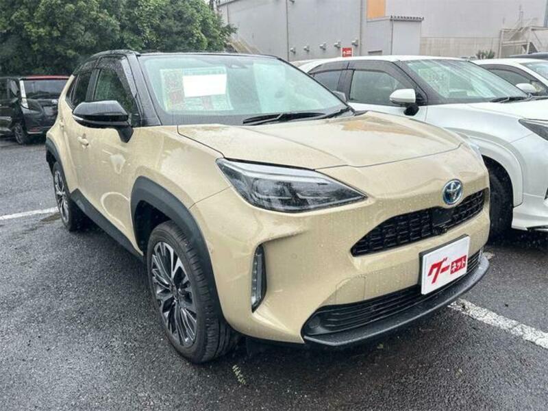 YARIS CROSS