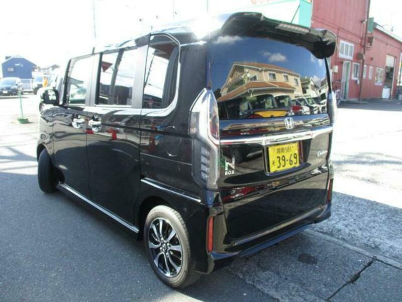 N BOX CUSTOM