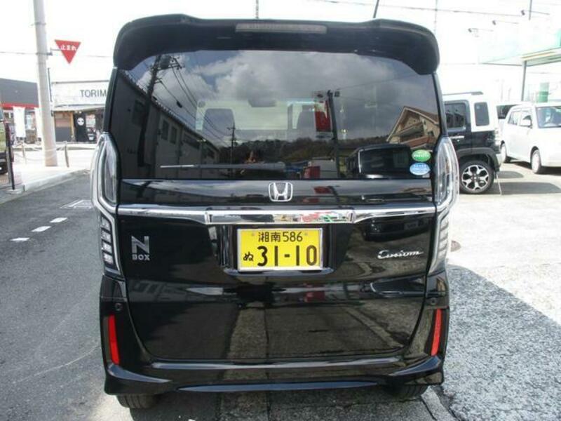 N BOX CUSTOM
